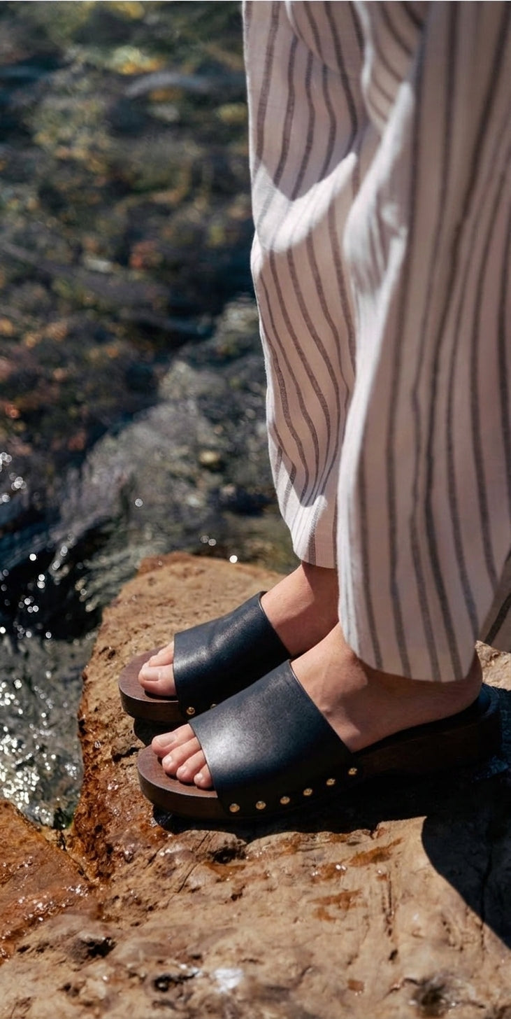 Sandale Femme en Cuir Noir à Semelle Gomme - Ayla